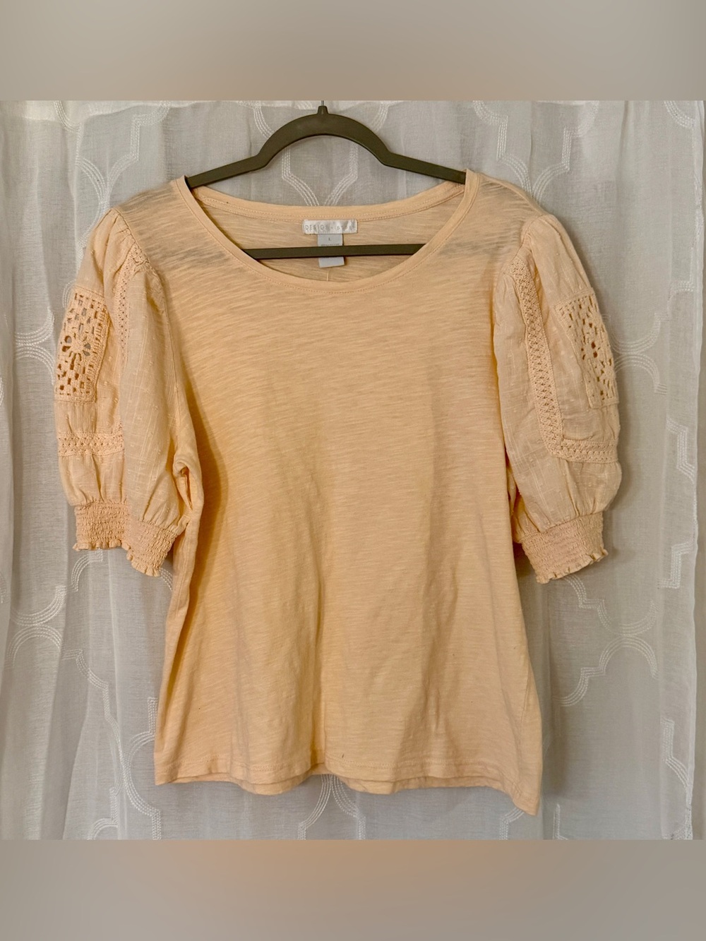 Design History Large Peach Crochet Eyelet Puff Short Sleeve Top
